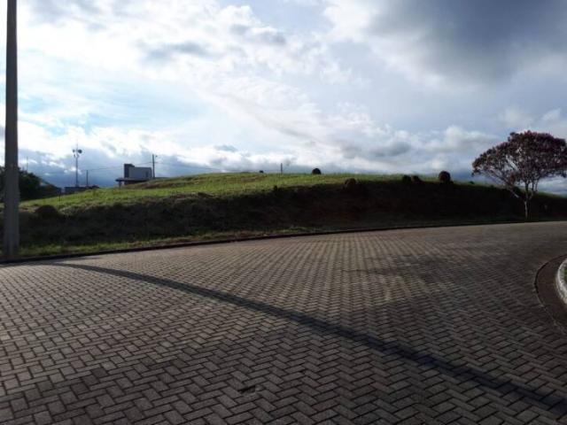 Terreno para Venda em São José dos Campos - 3