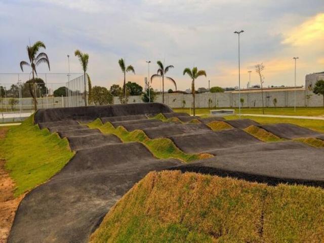 Terreno para Venda em São José dos Campos - 4
