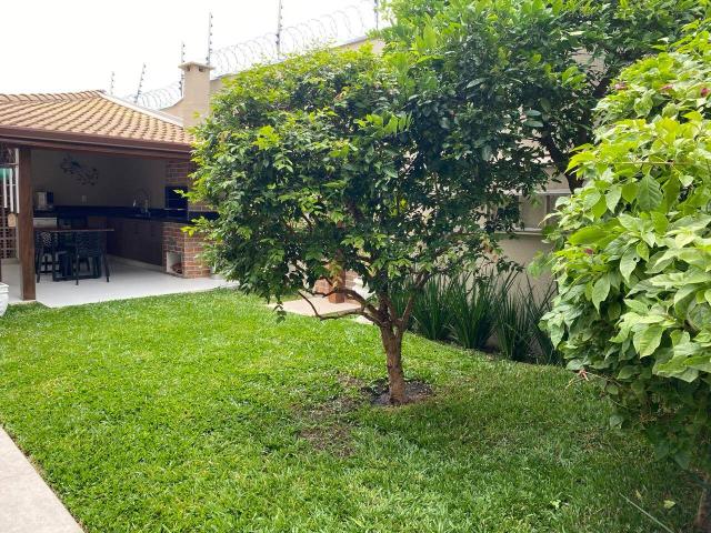 Venda em Loteamento Villa Branca - Jacareí