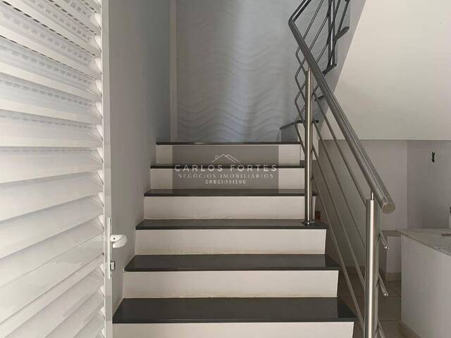 Casa para Venda em São José dos Campos - 4