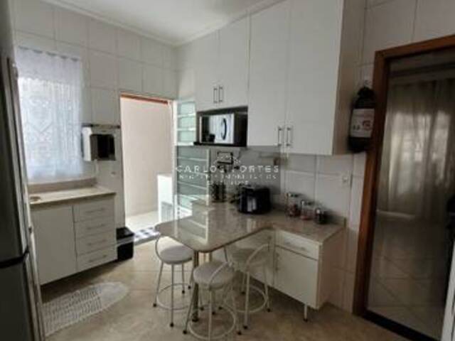 Casa para Venda em São José dos Campos - 4