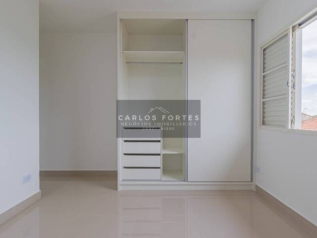 Casa para Venda em São José dos Campos - 4