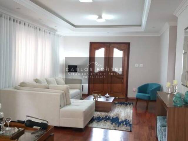 Casa para Venda em São José dos Campos - 4