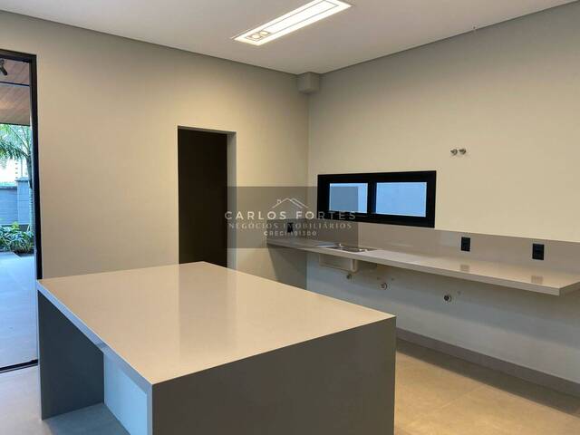 Casa para Venda em São José dos Campos - 5