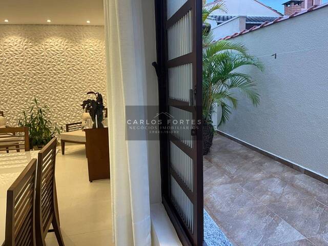 Casa para Venda em São José dos Campos - 4