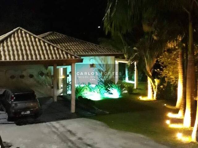 Venda em Condomínio Lagoinha - Jacareí