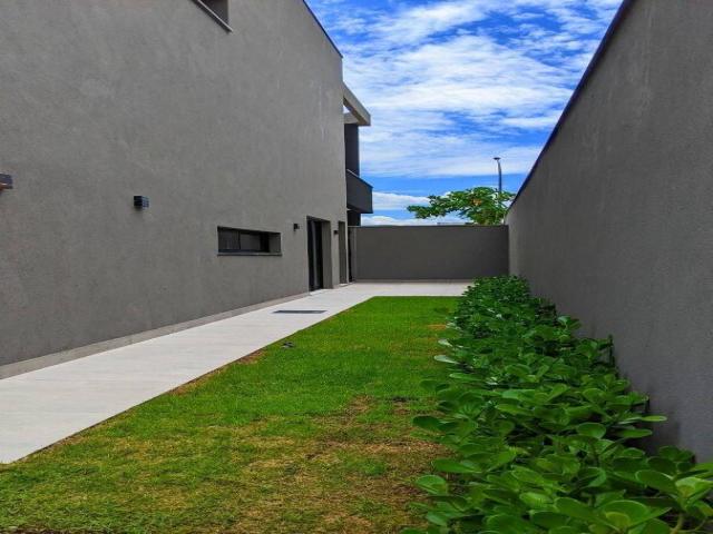 Casa para Venda em São José dos Campos - 3