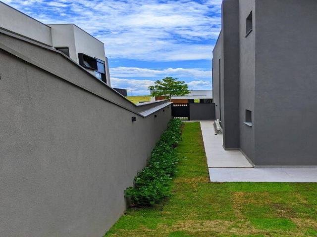 Casa para Venda em São José dos Campos - 4