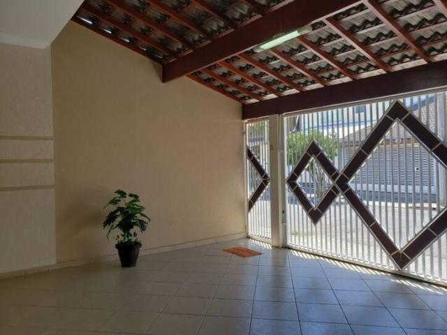 Casa para Venda em São José dos Campos - 3