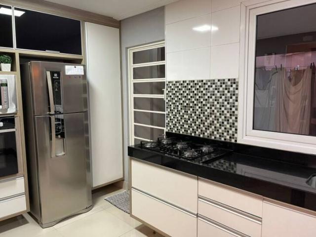 Casa para Venda em São José dos Campos - 3